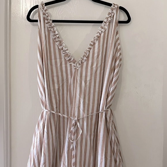 Aakaa Tan and Brown Pleated Maxi Sundress - Picture 4 of 12